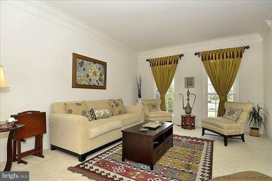 25725 Summerbank Ct, Chantilly, VA 20152 - photo 5