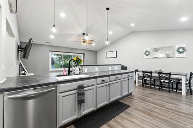 803 Thresher Run, Churubusco, IN 46723 - photo 4