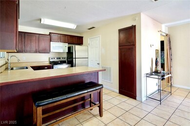1321 Lorilyn Ave unit 1, Las Vegas, NV 89119 - photo 6