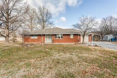 24 Lakewood Ct, Collinsville, IL 62234 - photo 2