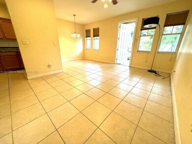 699 Corte Madera Ln unit 4, West Palm Beach, FL 33401 - photo 7