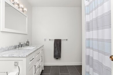 122 E Putnam Ave Unit 8-large-004-005-00