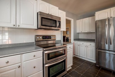 1108 Gatehouse Rd, High Point, NC 27262 - photo 7