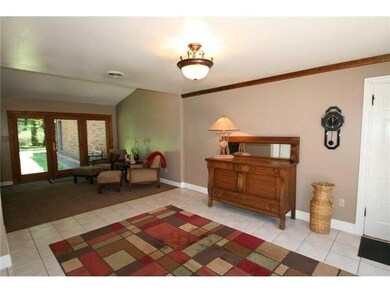 Entry/Foyer.
