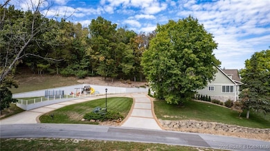 Spacious dual entry driveway