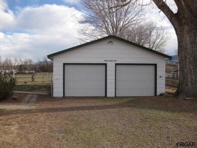 Oversized  detached 2 car garage