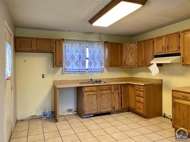6600 SW Shadyvale Ln, Topeka, KS 66619 - photo 3
