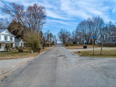 1626 2nd St, Victoria, VA 23974 - photo 4