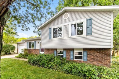 2064 Flanders Court-4.jpg-SMALL