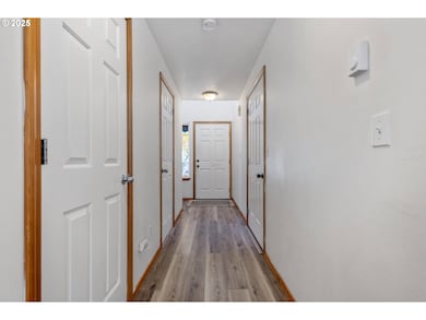 492 Donna Dr, Newberg, OR 97132 - photo 3