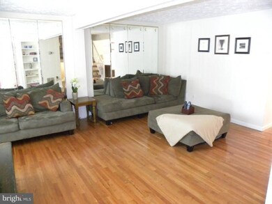 8903 Gutman Ct, Springfield, VA 22153 - photo 5