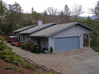 316 Mina Ln, Grants Pass, OR 97526 - photo 2