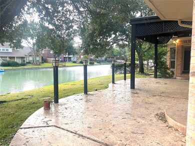 13931 Hidden Lake Ln, Sugar Land, TX 77498 - photo 5