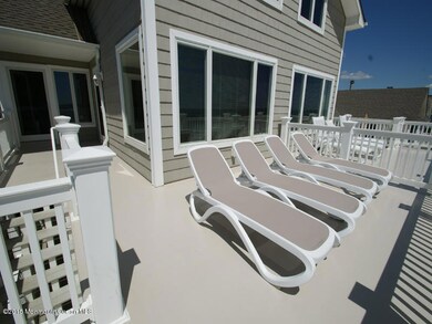 Upper Ocean Front Deck