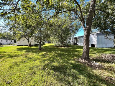 1610 Rice St, Alvin, TX 77511 - photo 4