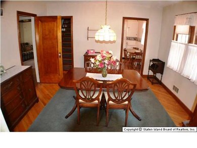 185 Kemball Ave, Staten Island, NY 10314 - photo 3