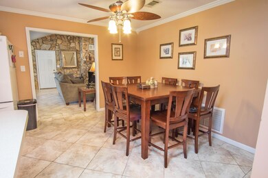 dining area (1 of 1)