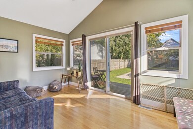 279 W 15th St, Holland-22