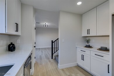 5601 Allison Ct, Las Vegas, NV 89122 - photo 7