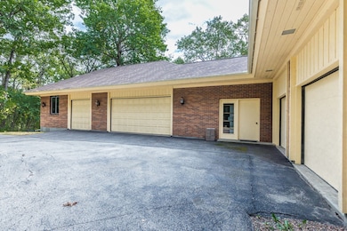 5 car garage!!!