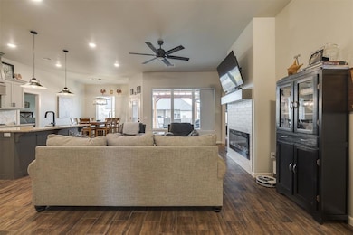 4716 Bermuda Dr, Mustang, OK 73064 - photo 5