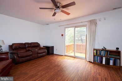 4177 Pleasant Meadow Ct, Chantilly, VA 20151 - photo 3