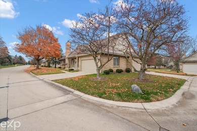 16655 Pearlcreek Ct unit 31, Macomb, MI 48042 - photo 4