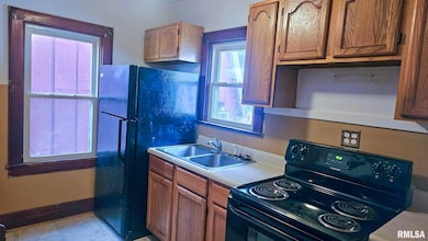 649 Dean Ct, Canton, IL 61520 - photo 7