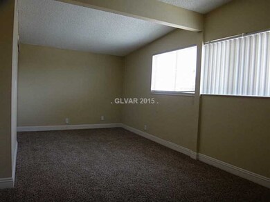 3139 Sundown Dr, Las Vegas, NV 89169 - photo 4