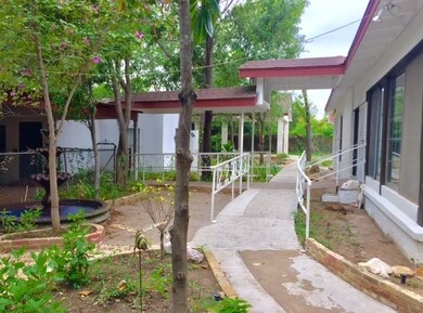 1019 Chihuahua St, Laredo, TX 78040 - photo 5