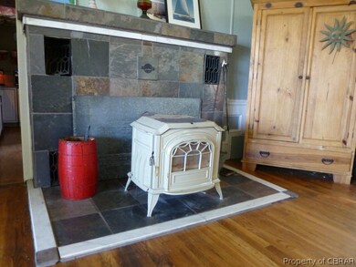 3065 Burt Ln, Hayes, VA 23072 - photo 4