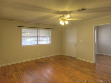 1101 N Gum Ave, Broken Arrow, OK 74012 - photo 5