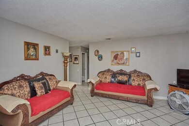 14235 Arrowhead Dr, Victorville, CA 92395 - photo 3