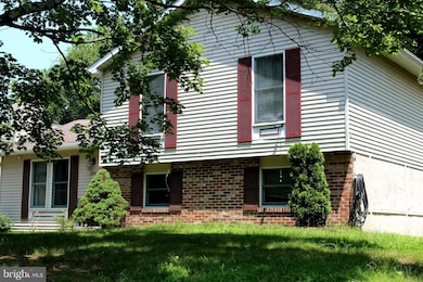 2716 Timbercrest Dr, District Heights, MD 20747 - photo 4