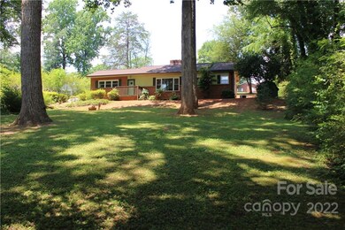 1102 Woods Dr unit 8, Statesville, NC 28677 - photo 2