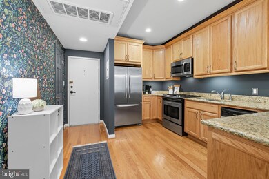 1669 Columbia Rd NW unit 203, Washington, DC 20009 - photo 5