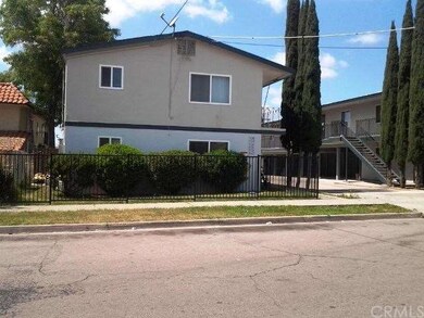 Two beautiful free standing 6 unit buildings, in pristine condition!