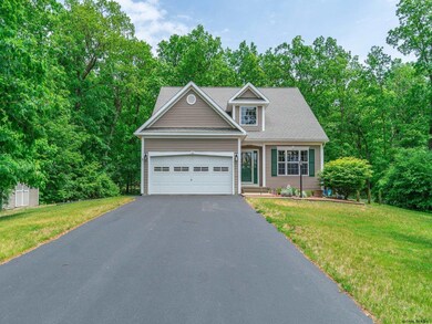 16 Garnet Ln, Schenectady, NY 12302 - photo 2