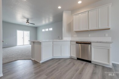 7049 S Birch Creek Ave, Meridian, ID 83642 - photo 4