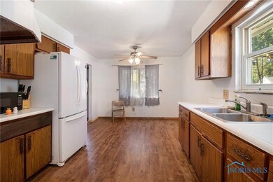 1428 Gage Rd, Toledo, OH 43612 - photo 6