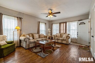 633 W 17th St, Davenport, IA 52803 - photo 5