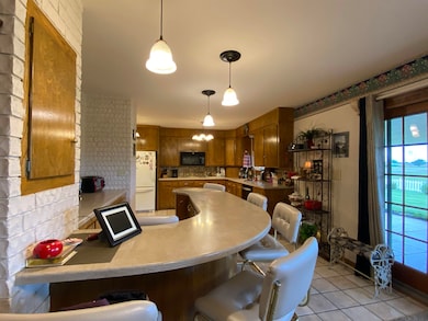 915 N Elm St, Mooreland, OK 73852 - photo 7