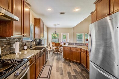 111 Cobblestone Ct, Magnolia, TX 77354 - photo 6