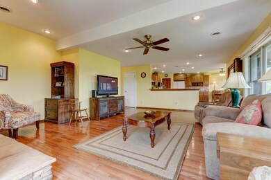 548 FL Fm Rm to Kitchen-7