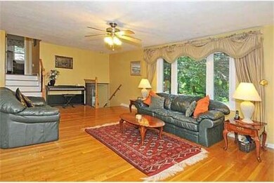 15 Walsingham St, Newton Lower Falls, MA 02462 - photo 3