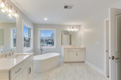 596 W Gladys Ave, Elmhurst, IL 60126 - photo 5