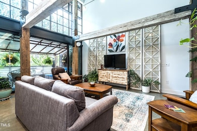 001_Family Room