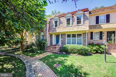 10764 Brewer House Rd, Rockville, MD 20852 - photo 3