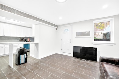 1458 Rowland St, Bronx, NY 10461 - photo 3