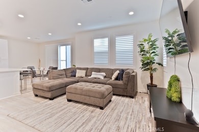 16040 Jamie Ln unit 9, Fontana, CA 92336 - photo 3